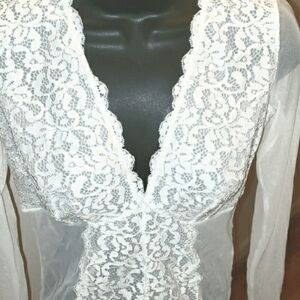 NWT Beautiful lace bodysuit